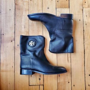 TORY BURCH UNWORN BLACK SHORT LOGO LEATHER BOOTS